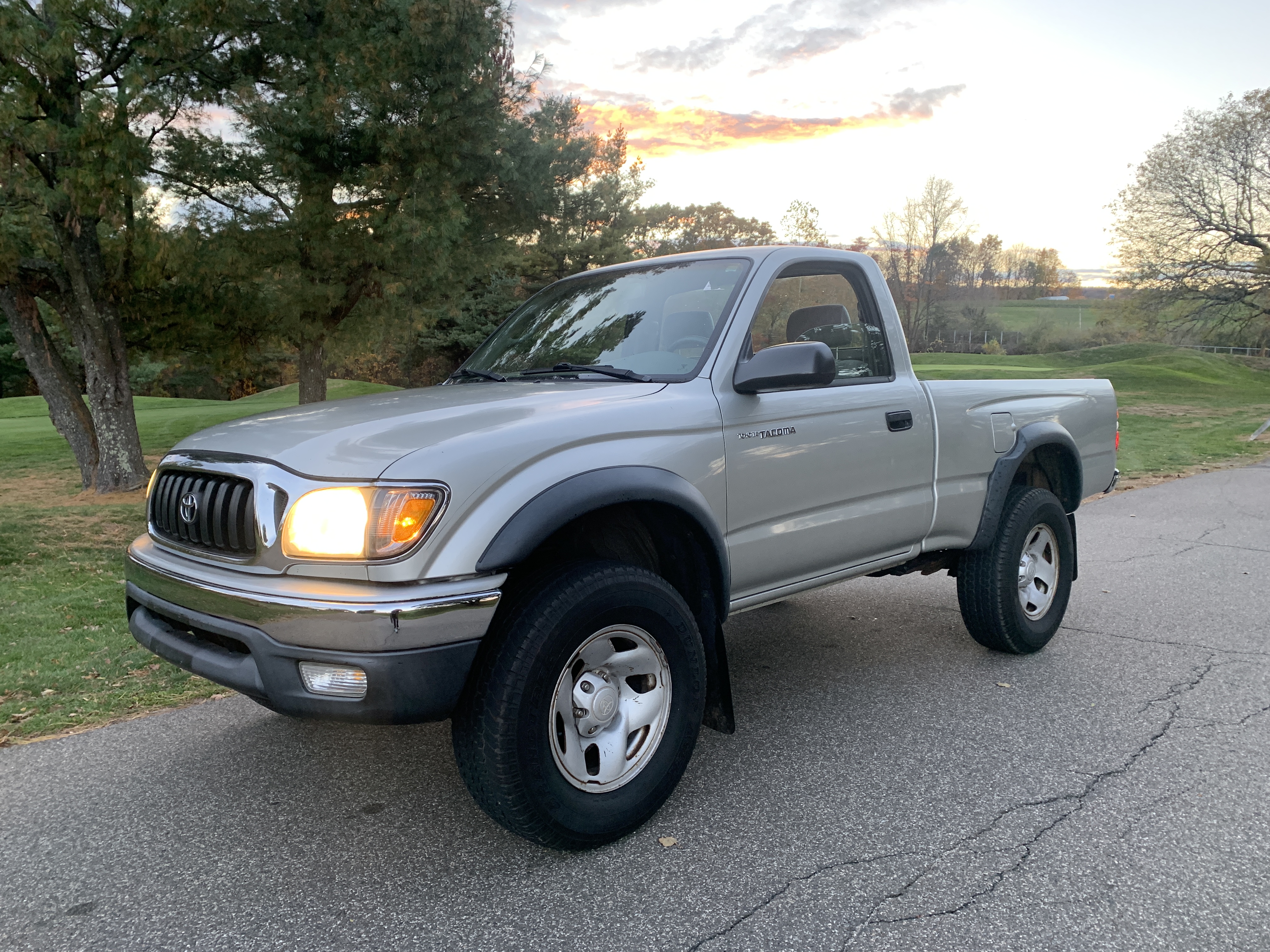 2004 Toyota Tacoma SR5 4x4 Pickup — photo 13